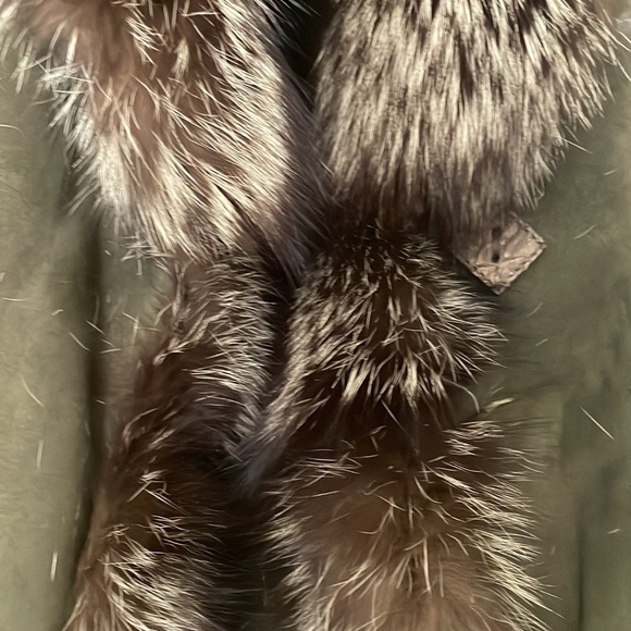 Olive green shearling coat,w/ snake trim, and fur collar- square button closure. - Picture 2 of 8